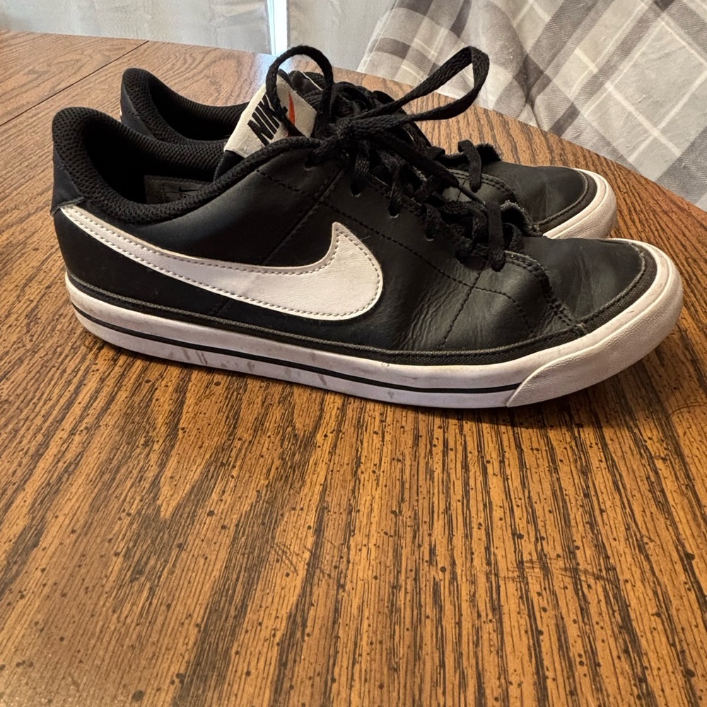 NIKE boys court legacy leather shoes 7Y